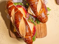 Paluch z Serem i Salami